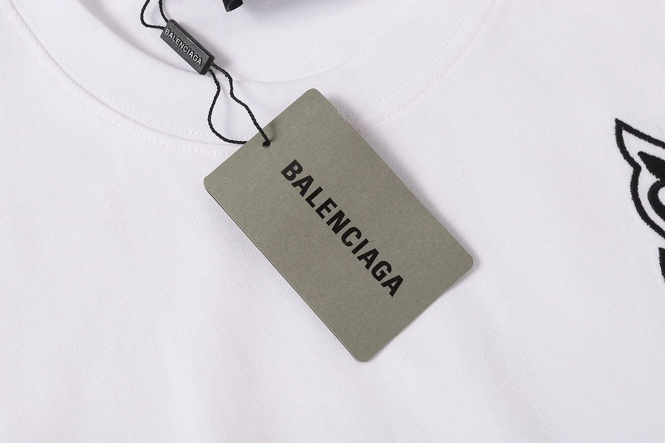 💓 P85💰 【 Quality】 ：9022# ：Black White Size：S XXL 【 . Quality】 Balenciaga Bal logo Quality 320 T Classic 2026ss Quality Versatile Quality